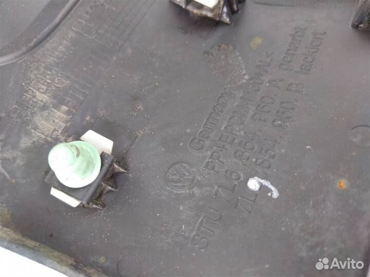 Молдинг переднего правого крыла фольксваген туаре