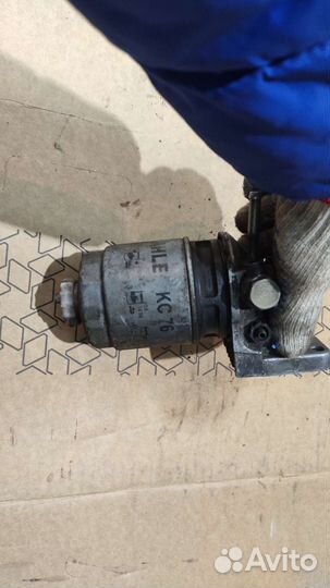 Mitsubishi Carisma 1.9 TD кронштейн топл. фильтра