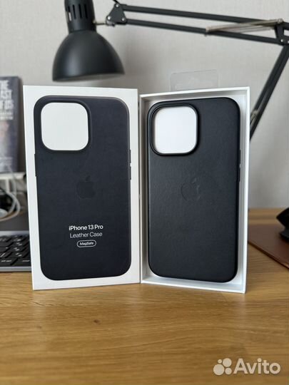 Чехол на iPhone 13 Pro кожаный