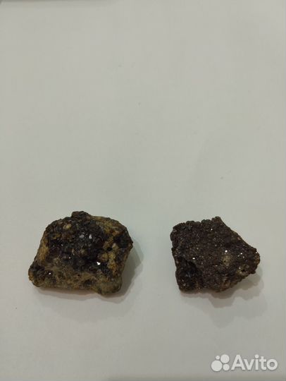Гранат в породе камень минерал 2 шт. лот