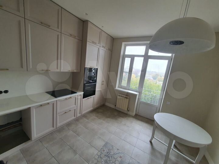 2-к. квартира, 77 м², 5/5 эт.