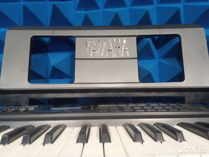 Пюпитр для синтезатора и цыфрового пианино Yamaha
