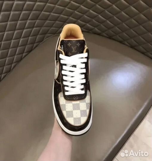 Кроссовки оптом