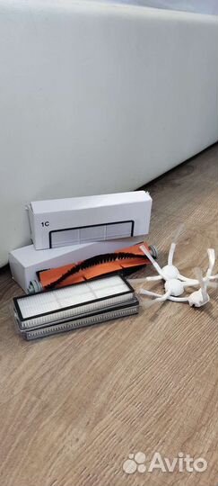 Фильтры, щётки сменные для робота пылесоса