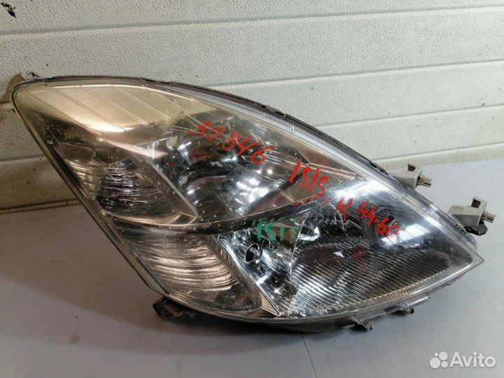 Фара правая Toyota Isis ANM10 1azfse