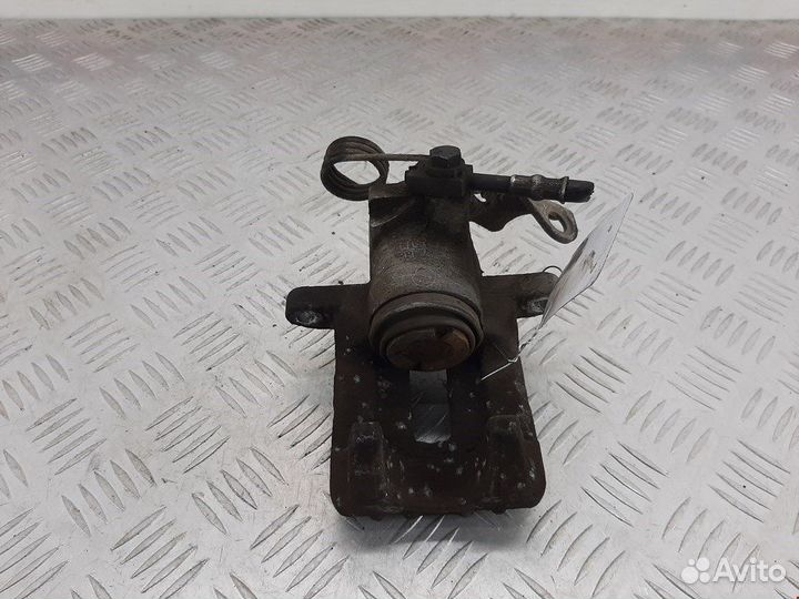 Суппорт задний левый для Audi A6 C5 8E0615423