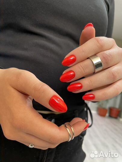 Модель на маникюр