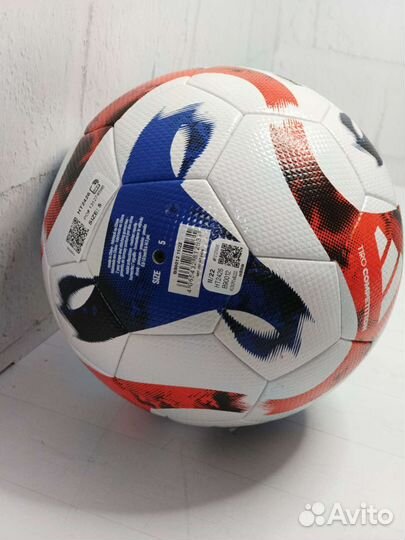 Футбольный мяч