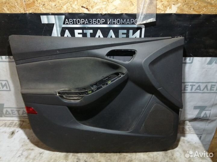Обшивка передней двери Ford Focus 3