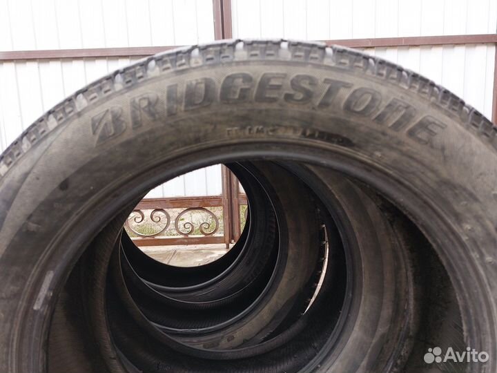 Bridgestone Blizzak VRX 215/55 R17 S