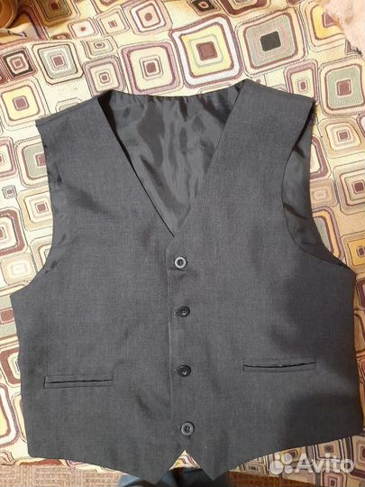 Жилетка для мальчика школьная