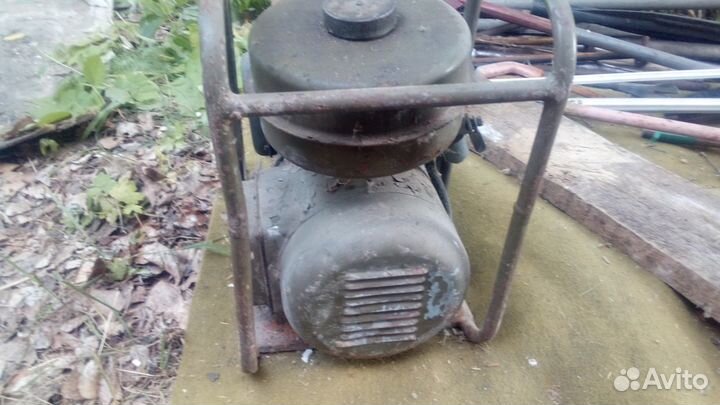 Бензогенератор военный армейский