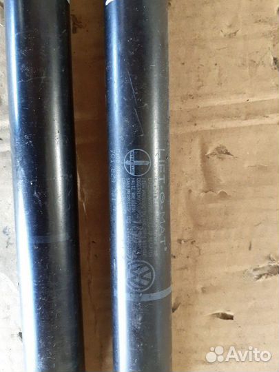 Амортизаторы крышки багажника Фольксваген Т4