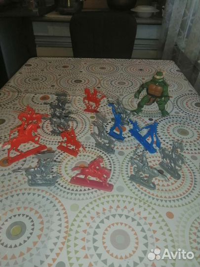 Солдатики пластмассовые СССР и черепашка ниньзи