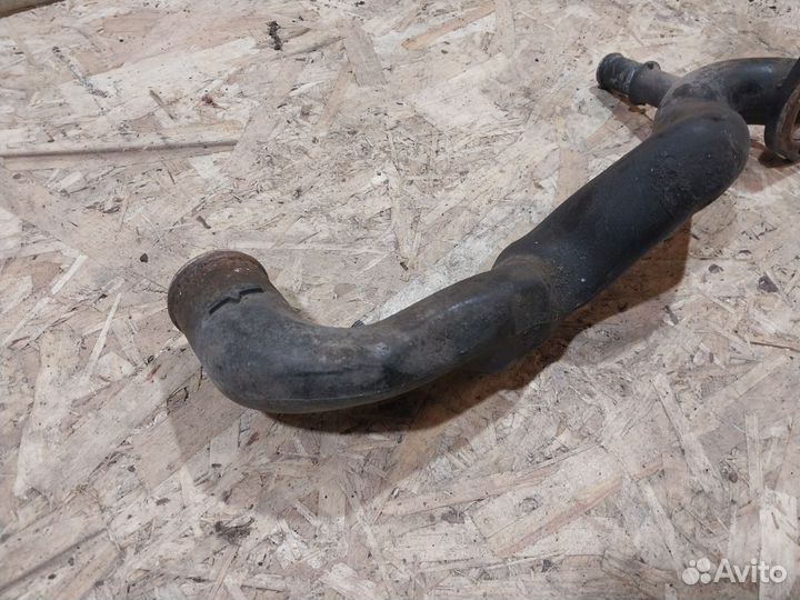 Патрубок охлаждения Volkswagen Golf 4