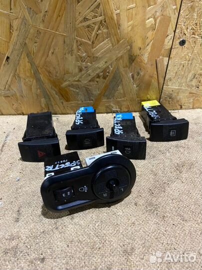 Кнопки Kia Spectra седан S6D 2006