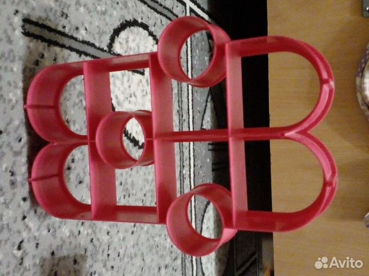 Маленький набор игрушечной мебели