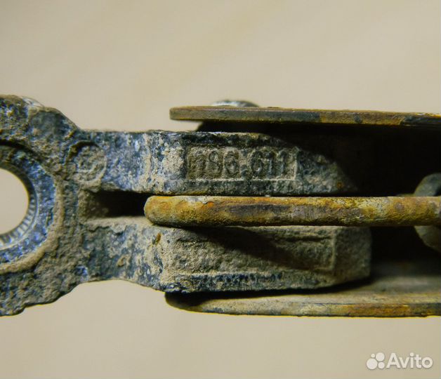 Поводок дворника задний VW Passat B3