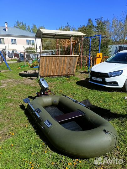 Надувная лодка с мотором