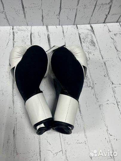 Боксерские перчатки Hayabusa S4