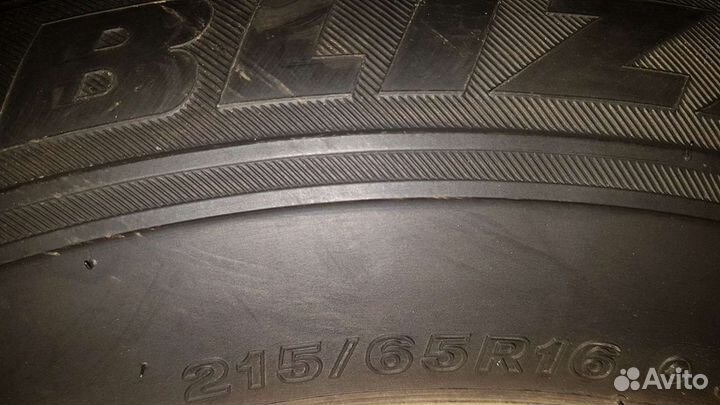 Bridgestone Blizzak VRX 215/65 R16