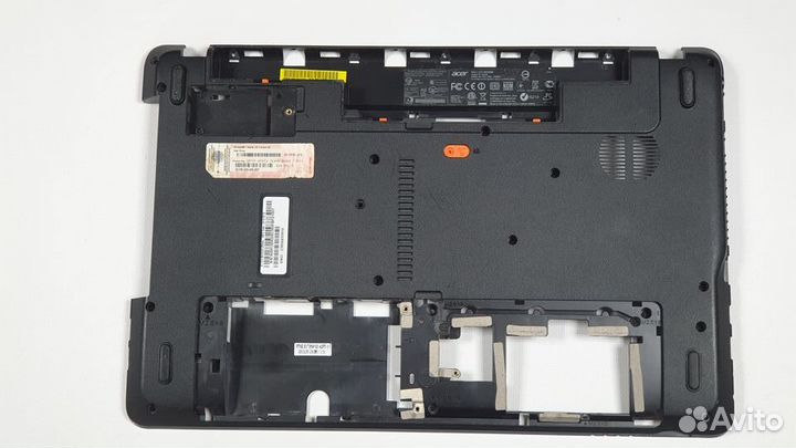 Поддон ноутбука E1-571G с дефектом