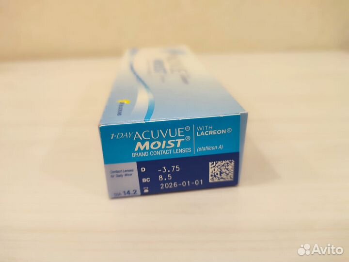 Линзы контактные Acuvue moist -3,75 и -4,75