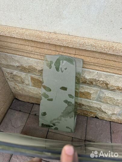 Стекла задние дверей Тойота Ленд крузер 200