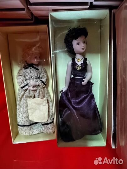 Кукла фарфоровая