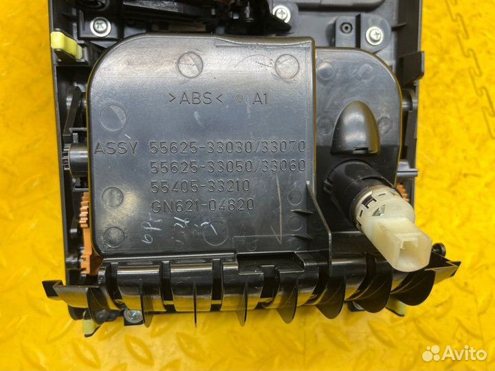 Накладка центральной консоли Toyota Camry 40 2azfe