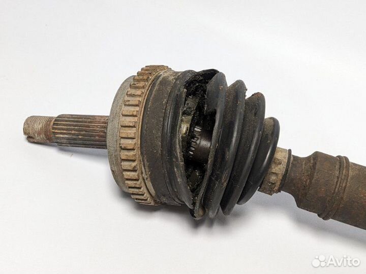 Привод передний правый LADA Priora 2012