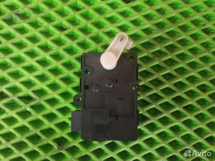 Сервопривод заслонки отопителя mitsubishi /volvo