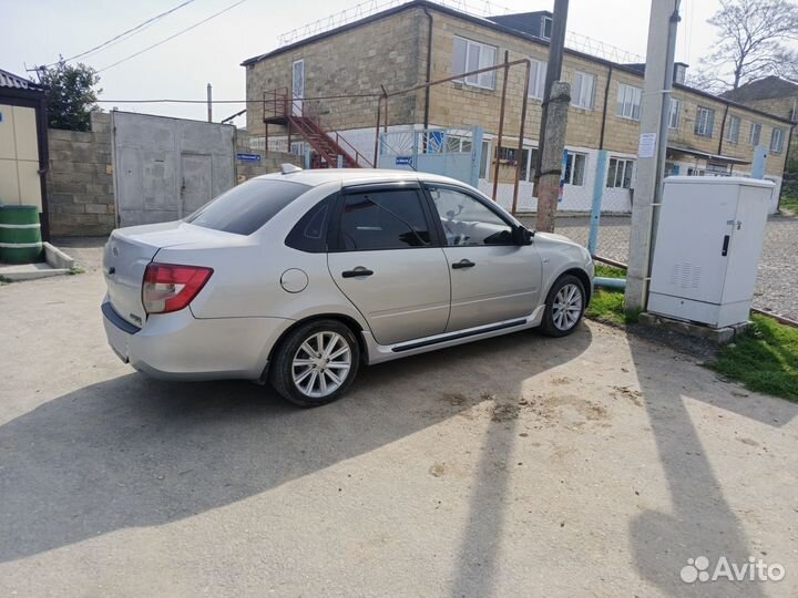 LADA Granta 1.6 МТ, 2012, 180 000 км