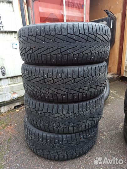 Nokian Tyres Hakkapeliitta 7 285/60 R18 116R