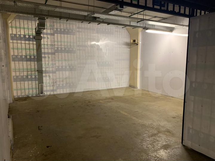 Гараж, > 30 м²