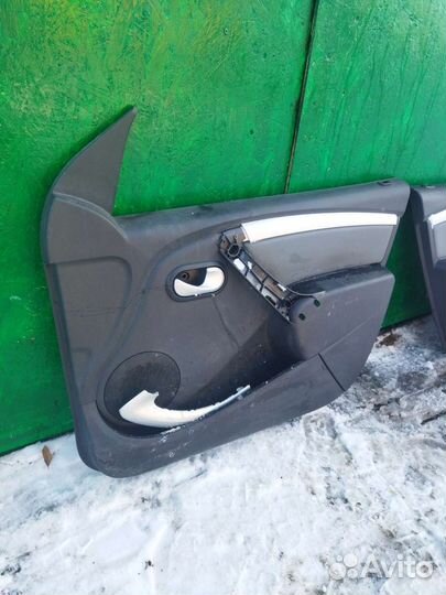 Обшивка двери Лада Ларгус кросс