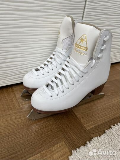 Фигурные коньки Jackson 2c и 1с