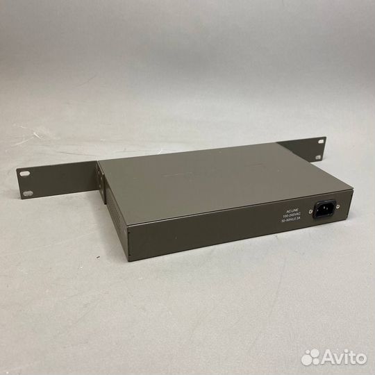 Коммутатор D-link DES-1016D