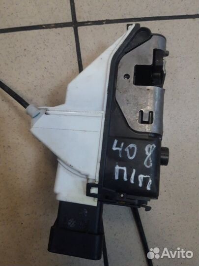 Замок дверной передний правый Peugeot 408