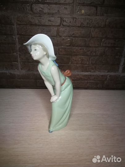 Lladro Фарфоровая статуэтка 