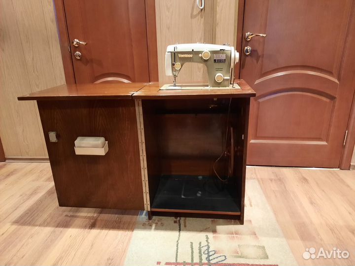 Швейная машина veritas