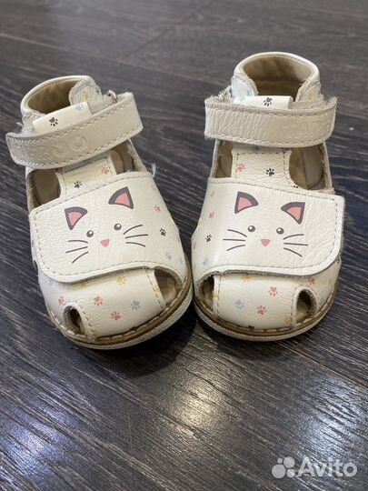 Сандалии для девочки
