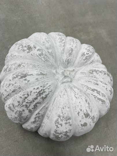 Тыква декоративная из бетона