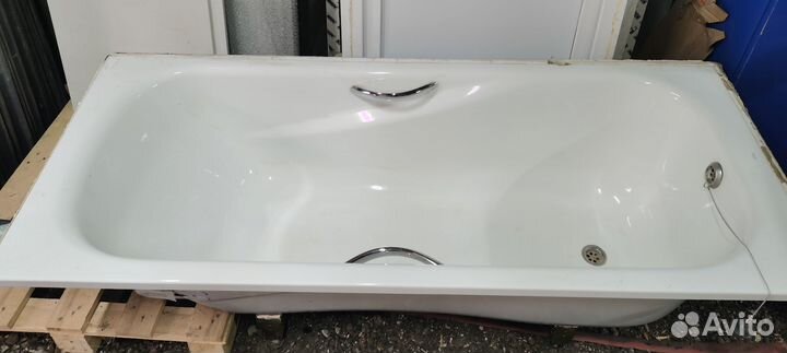 Продам бу ванну Roca