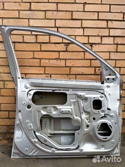 Дверь передняя левая Mitsubishi Outlander 3
