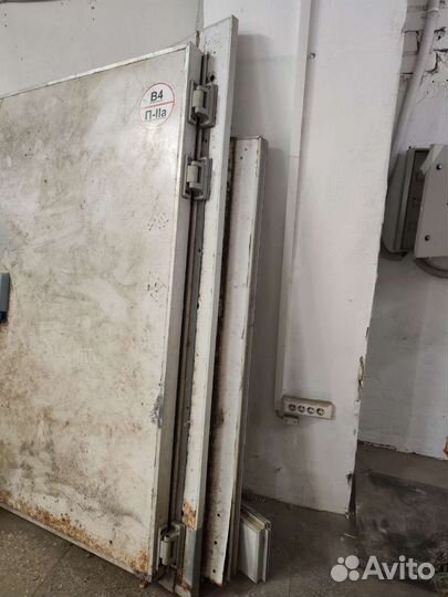Дверь для холодильной камеры бу