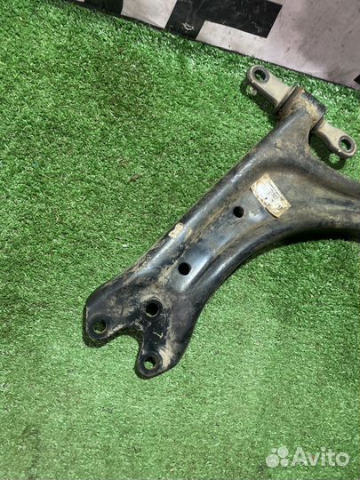 Передний левый рычаг Hyundai Tucson 4