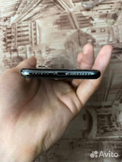iPhone X, 64 ГБ