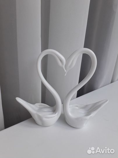 Статуэтки Лебеди СССР молочное стекло