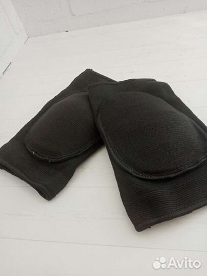 Наколенники спортивные